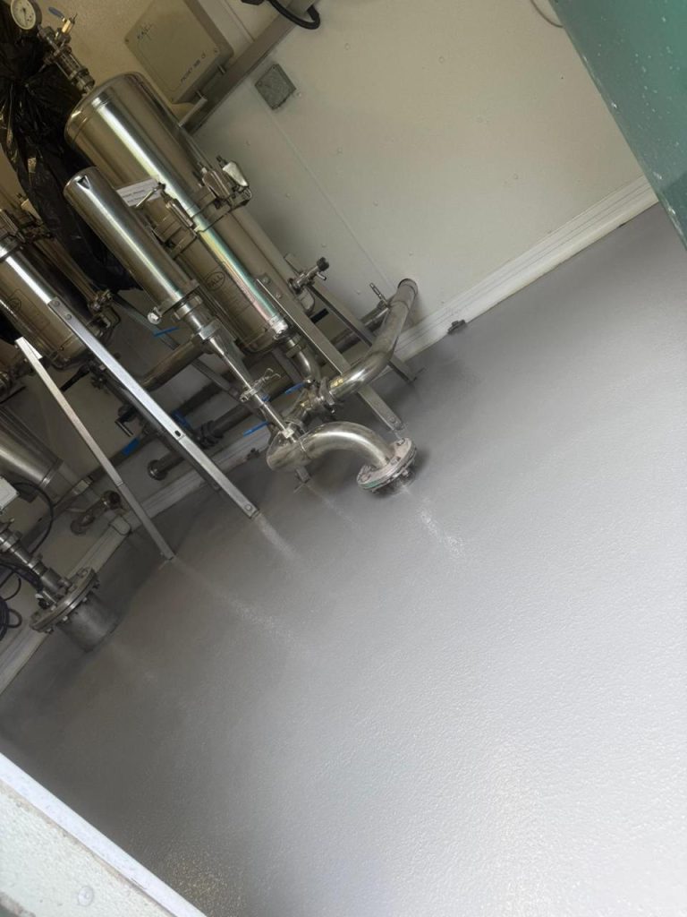 Pumadur RT floor in the corner of a pump house