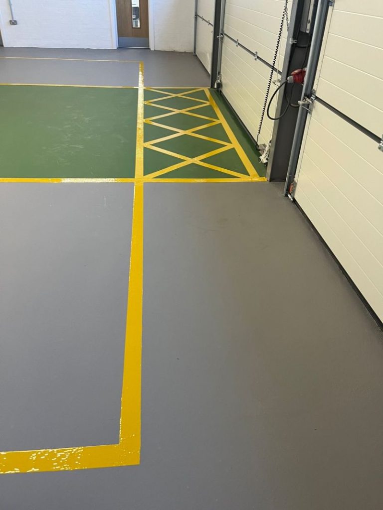 Safety Yellow walkway on Mid Grey Pumadur RT floor