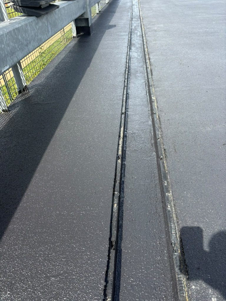 Waterproofing detail along the drainage channel